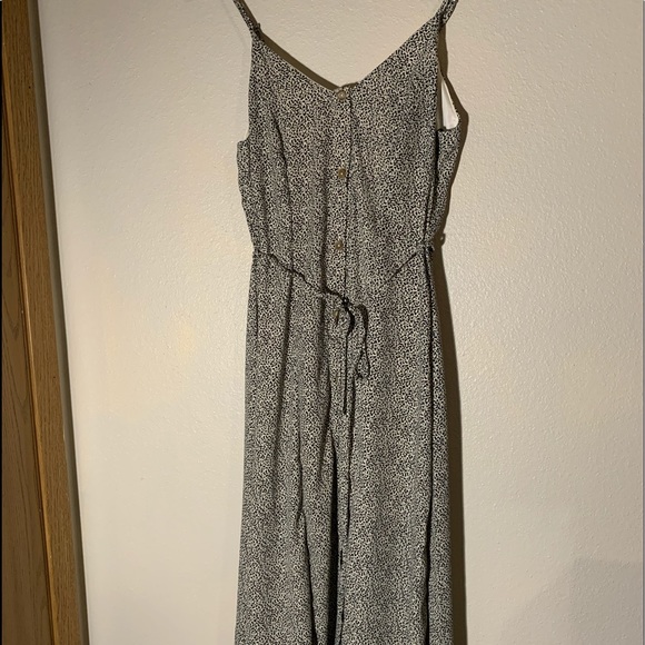 Dresses & Skirts - Cheetah print button down midi dress